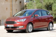 Lábbal nyílik az új Ford C-Max 60