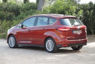 Lábbal nyílik az új Ford C-Max 61