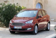 Lábbal nyílik az új Ford C-Max 62