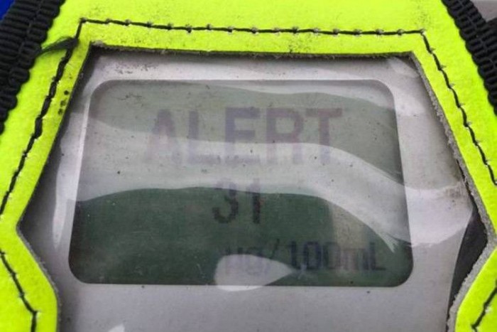 Vezetés közben sörözött, mégis elengedték 3 Vezetés közben sörözött, mégis elengedték 3
