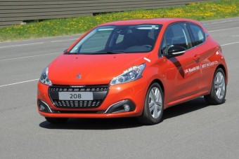 Új világcsúcs: kétezer kilométer egy tankolással