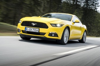 Felöltözve szexisebb az új Mustang