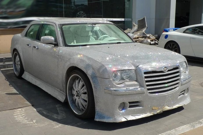 Kínában úgy maxolták ki az ízléstelenséget, hogy a fal adja a másikat 6