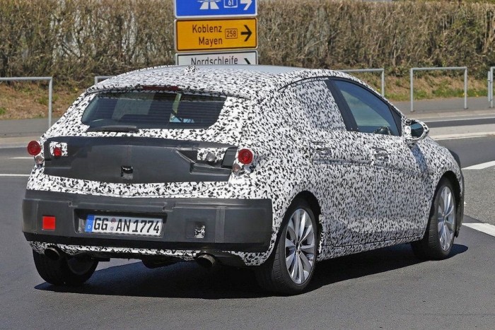 Visszatér az Astra GSI 6 | Vezess Visszatér az Astra GSI 6