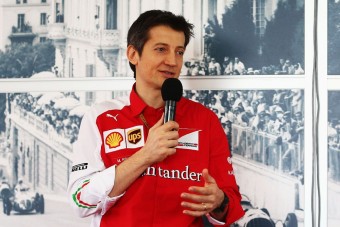 F1: Mégsem rúgták ki a Ferrari-főnököt?