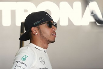 F1: Hamilton a Ferrarira vár?