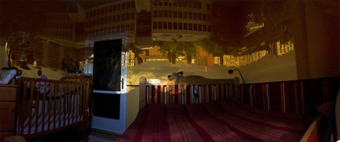 Ez a tavaly nyári, nem túl mobil lyukkamera képe a hálószobánkban