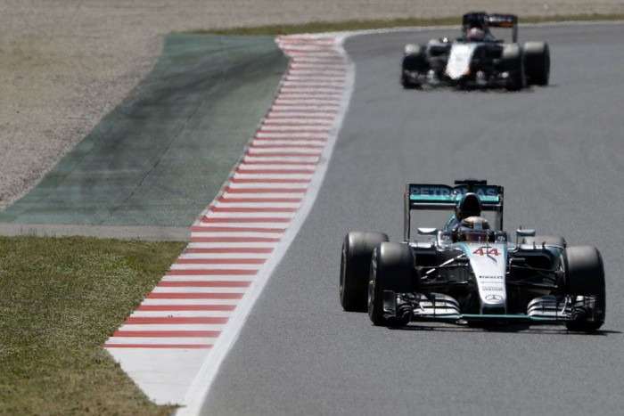 F1: Rosberg Barcelonában lenyomta Hamiltont 13