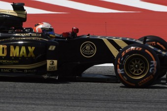 F1: Grosjean jön pár sörrel a szerelőknek