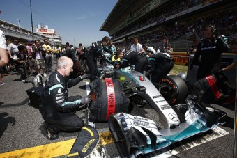 F1: Rosberget nem engedték Hamilton közelébe