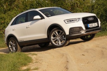 Új Audi Q3 sok extrával: ez a luxus, nem a Q7!
