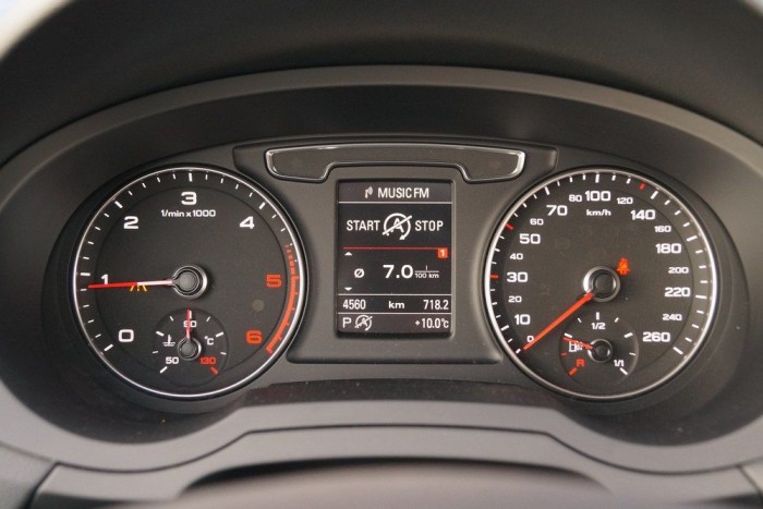 Új Audi Q3 sok extrával: ez a luxus, nem a Q7! 11 | Vezess Bő 700 kilométer után 7,2 literes, kútnál mért fogyasztással adtam vissza a 4x4-es, 1600 kilós autót