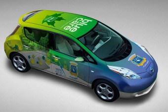 Napelemekkel töltött villanyautó Magyarországon