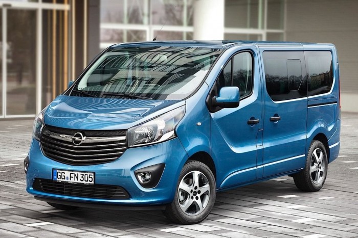 Magyar faluba magyar autót! 9 A Renault Trafic és testvérmodellje, az Opel Vivaro a nem rendelhető összkerékhajtással esik ki a tízmilliós kisbusz-kategóriából