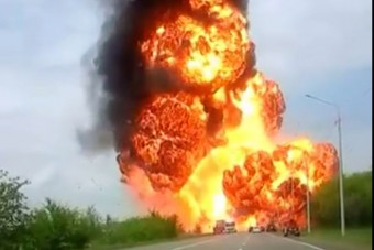 Ez a robbanás a monitor előtt is megrázó lesz