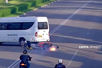 Iszonyat nagyot csattant a gyorshajtó motoros pár