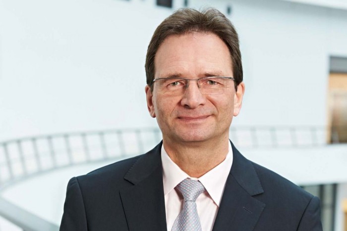 Furcsa BMW, de van benne rendszer 2 Peter Krist vezette a 2-es Gran Tourer fejlesztését. Az autó arányaira és formatervére a legbüszkébb, véleménye szerint sikerült nagyon dinamikus formát kihozni az egyterűs adottságokból