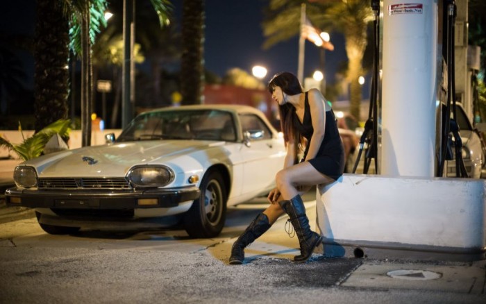 Kihívó hölgyek és izmos luxusautók 9 | Vezess Kihívó hölgyek és izmos luxusautók 9