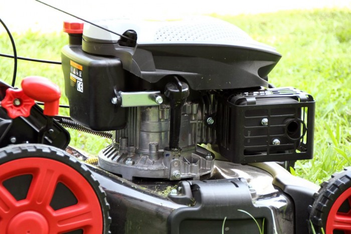 Kínában készült a motorja