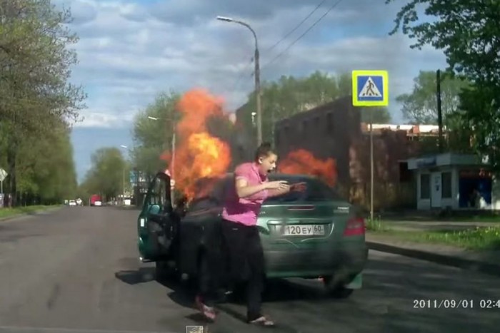 Ilyen nincs – pokoli gázrobbanás egy autóban