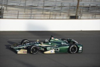 Röpködnek az autók Indianapolisban