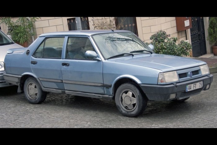 Megyünk Isztambulba, autókiállításra! 2 Tofas Dogan, Fiat 131-klón. Az eredeti nevében van farkinca is meg kalap némelyik betűn, de azt nem tudom ideírni, mert lefagyasztja a galériaszerverünket