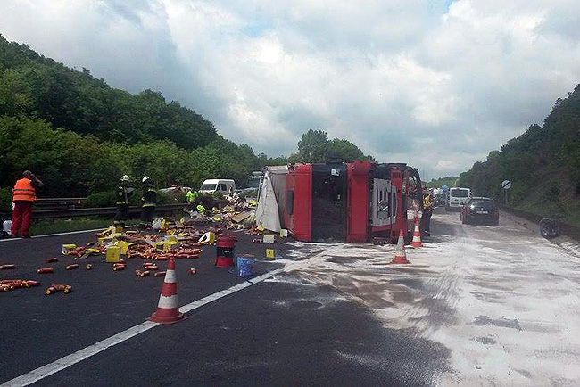 Lezárták az M1-est