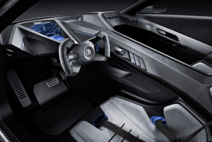 Szárnyas ajtós hibrid Golf, 400 lóerővel 8