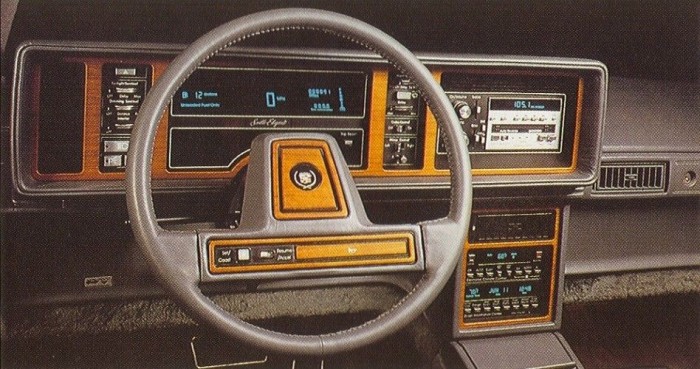 16 digitális csoda-műszerfal a nyolcvanas évekből 16 Cadillac Séville (1986) - Amerikában volt igazán nagy divat a digitális műszerfal az 1980-as években.