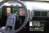 Citroen BX Digit -  A BX digit a nyolcvanas évek közepén, 5000 példányban készült különkiadás volt. A ledek mellé távirányítós központi zár és digitális tuneres Pioneer rádió, valamint DIGIT feliratos hamutál járt.