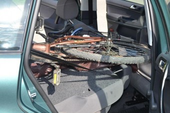 A rendőrök ébresztették az alvó autótolvajt