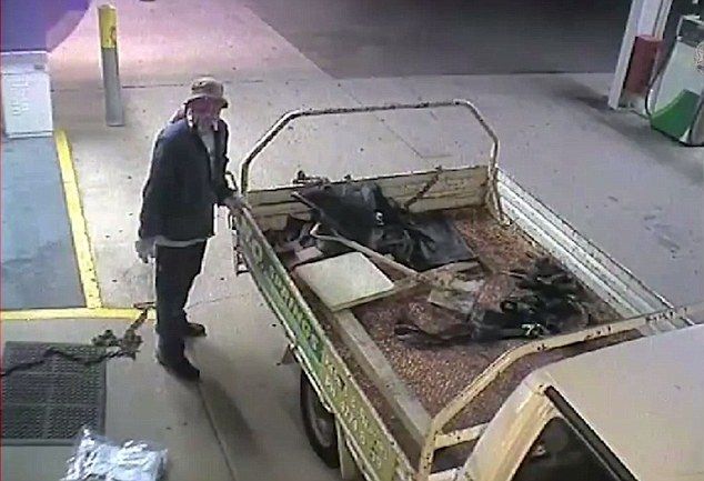 Autóval akart pénzautomatát lopni a hét lúzere