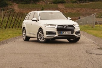 Asszisztens kéne a sok asszisztenshez - kipróbáltuk az új Audi Q7-est