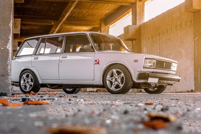400 lóerős Lada, ami bátran kihívhat egy Porschét