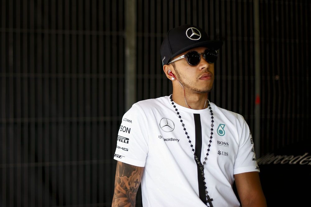 F1: Hamilton alig hiszi, hogy Sennához közelít 1