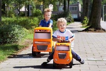 Élethű játék-teherautók gyerekeknek