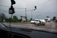 A Lada Niva sem Chuck Norris. Csúnyán behorpadt szerencsétlen.