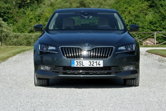 Új Škoda Superb: Most lett igazán jó autó