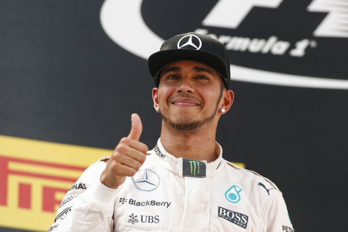 F1: Hamilton végre szerződést hosszabbított 4