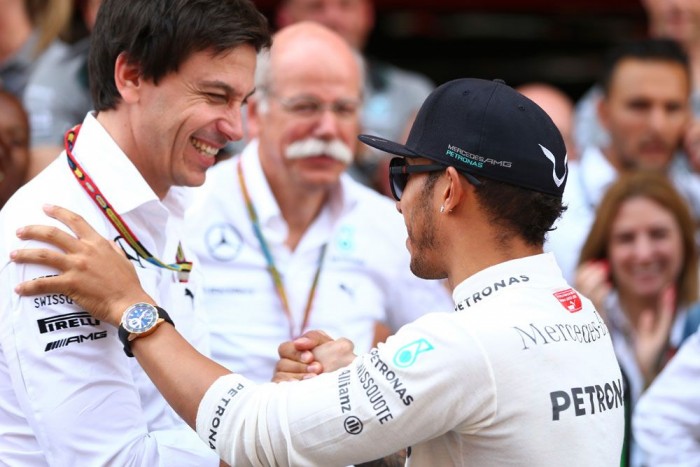 F1: Hamilton végre szerződést hosszabbított 5