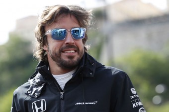 F1: Alonso jövőre a bajnoki címért menne
