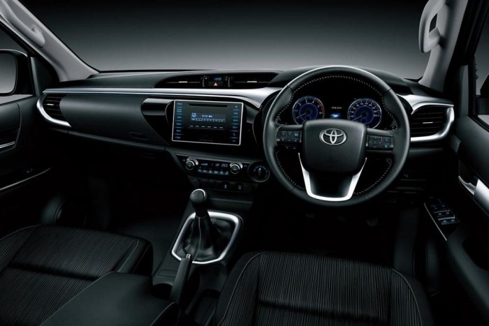 Hivatalosan is itt a vadonatúj Toyota Hilux 7