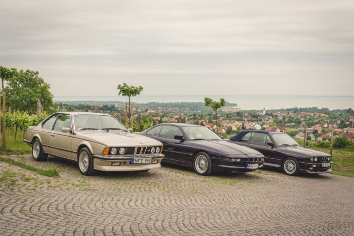 Akkor balról jobbra: M635 CSi, 850Ci és E30 M3 Cabrio. Anyám csuklik? Semmi gond, bírja.