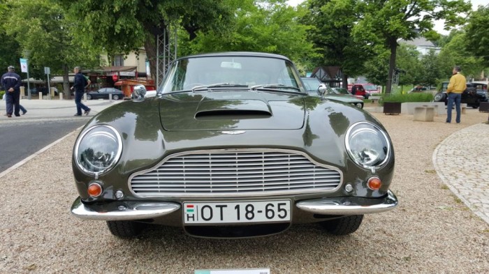 Aston Martin DB6