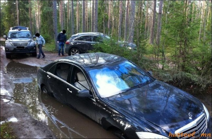 A német zászlóshajó megmentésére japán segítség érkezett.