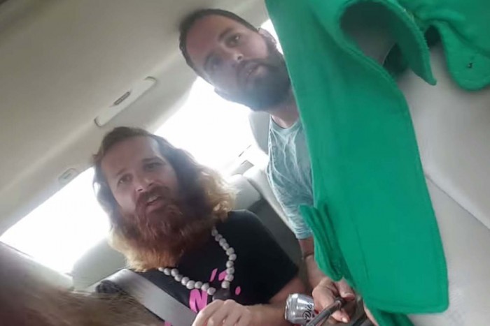 Hülyéskedés, defekt, halálfélelem egy videóban