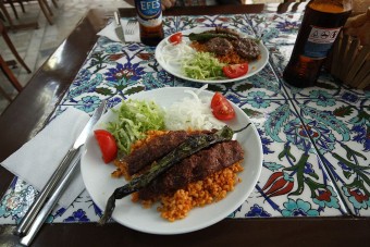 Isztambul kajái és autós slágere