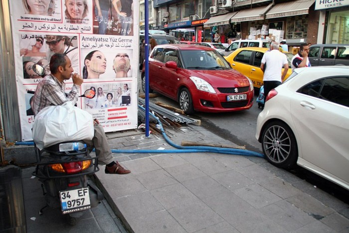 Dugóból érkeztünk az isztambuli autószalonra! 18 | Vezess Magyar Suzuki a török forgalomban