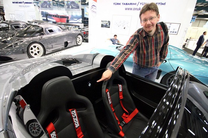 Ezt láttuk az Isztambuli Autókiállításon 14 | Vezess A Kék Szem, rontás ellen, az Onuk tuningmodell szériafelszereltségének része