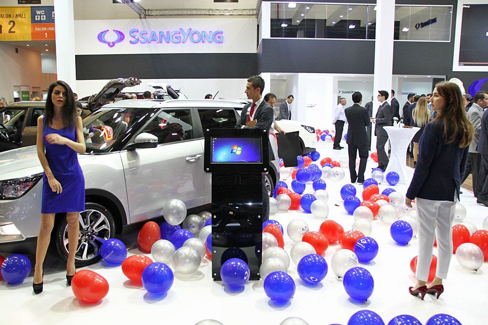 Ssangyong Tivoli, sok színes lufival